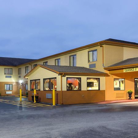 Hotel Super 8 By Wyndham Richmond Exterior foto
