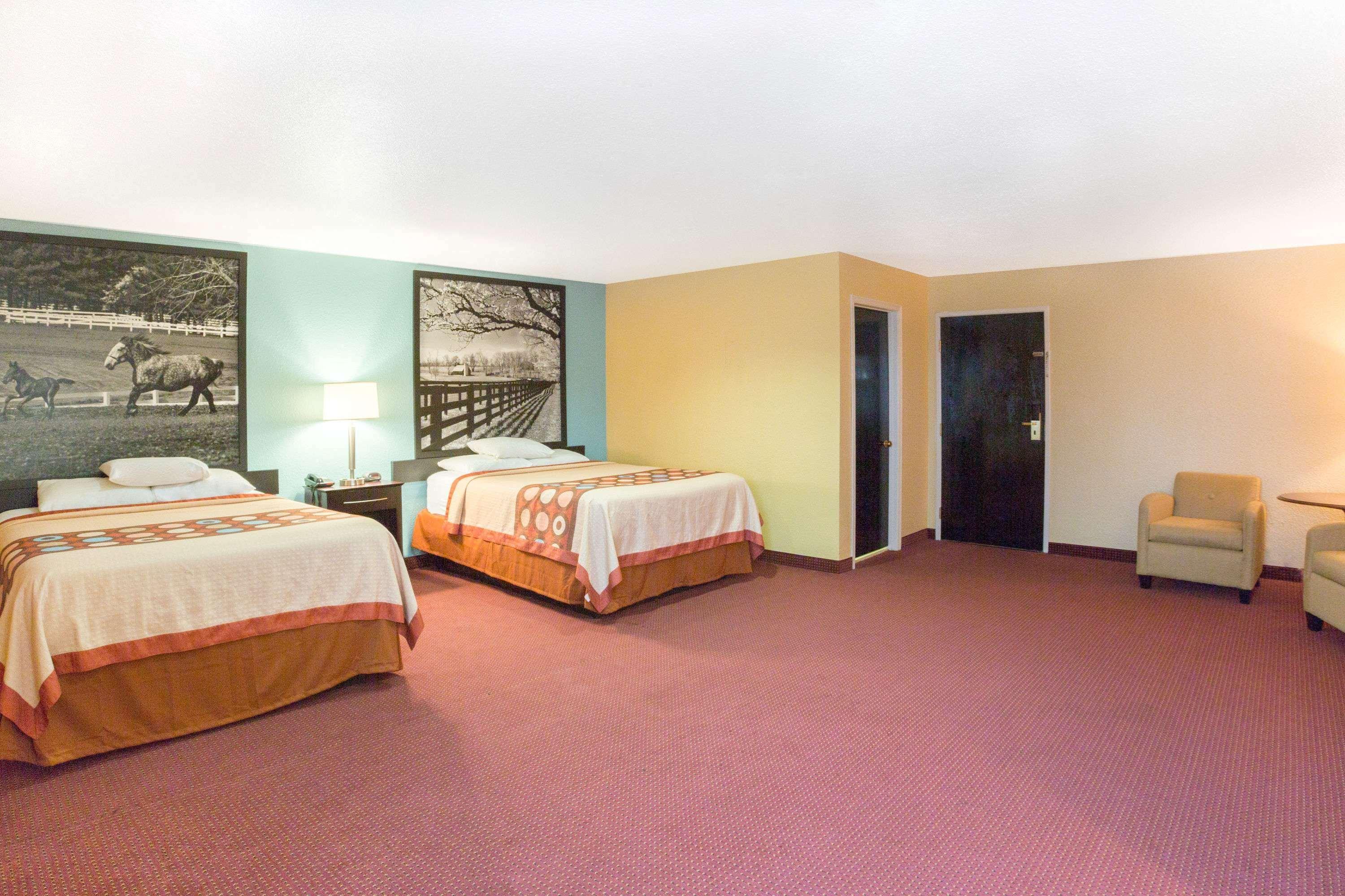Hotel Super 8 By Wyndham Richmond Exterior foto